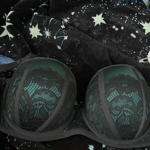 Lace Underwire Bra - Black and Green